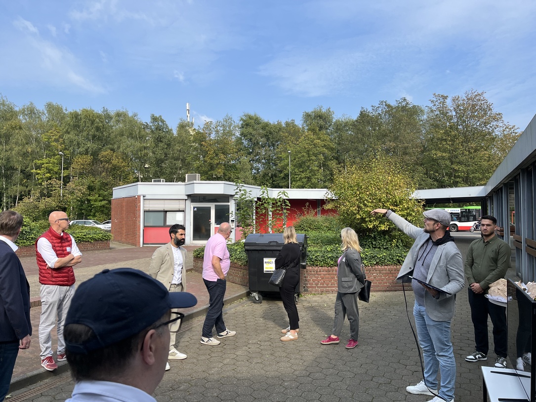 Bildbeschreibung angeben