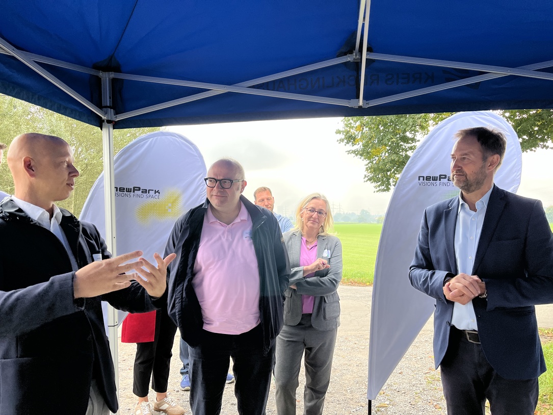 Bildbeschreibung angeben