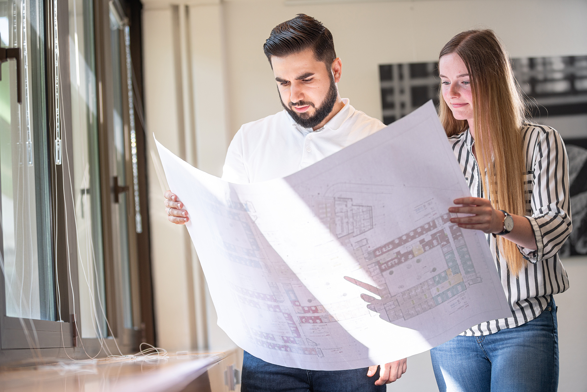 Pläne schmieden, sichten, umsetzen: Duales Studium zum/zur Bachelor of Arts im Kommunalen Immobilienmanagement