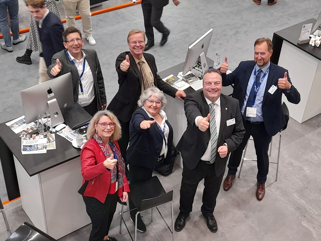 Bildbeschreibung angeben